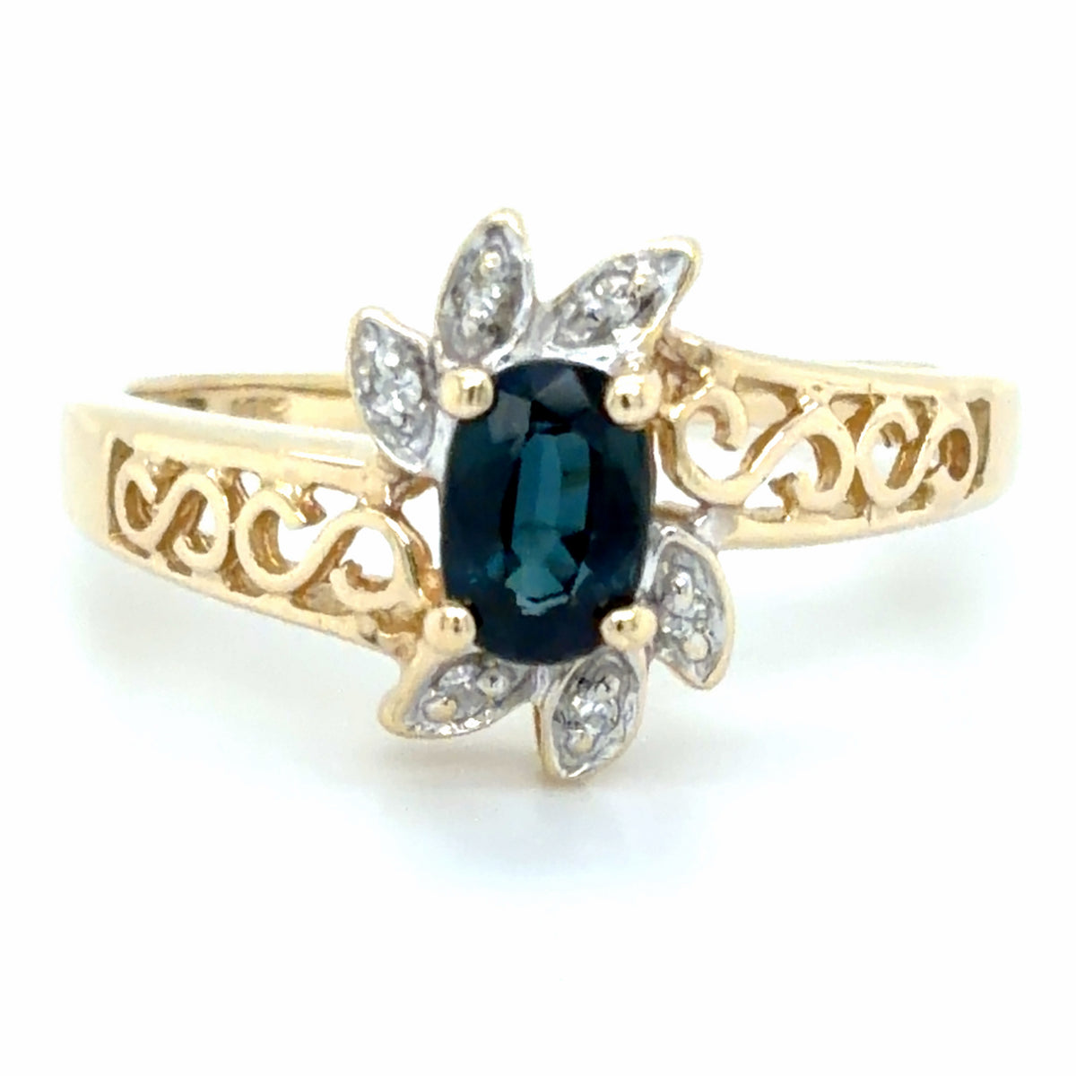 Estate Blue Sapphire Fashion Ring