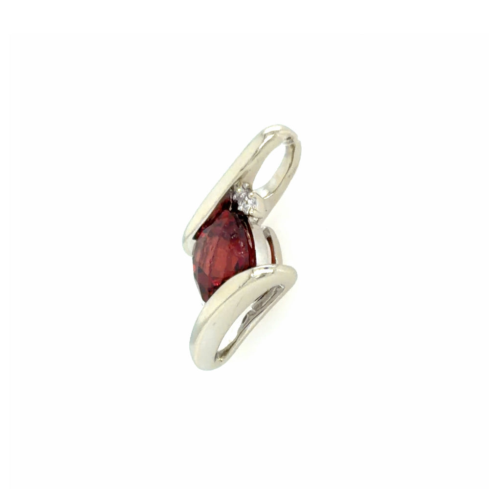 Estate Garnet in White Gold Pendant
