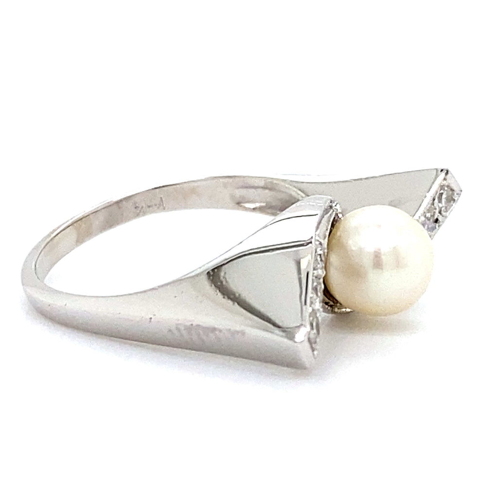 Estate Cultured Pearl Modern Bypass Ring