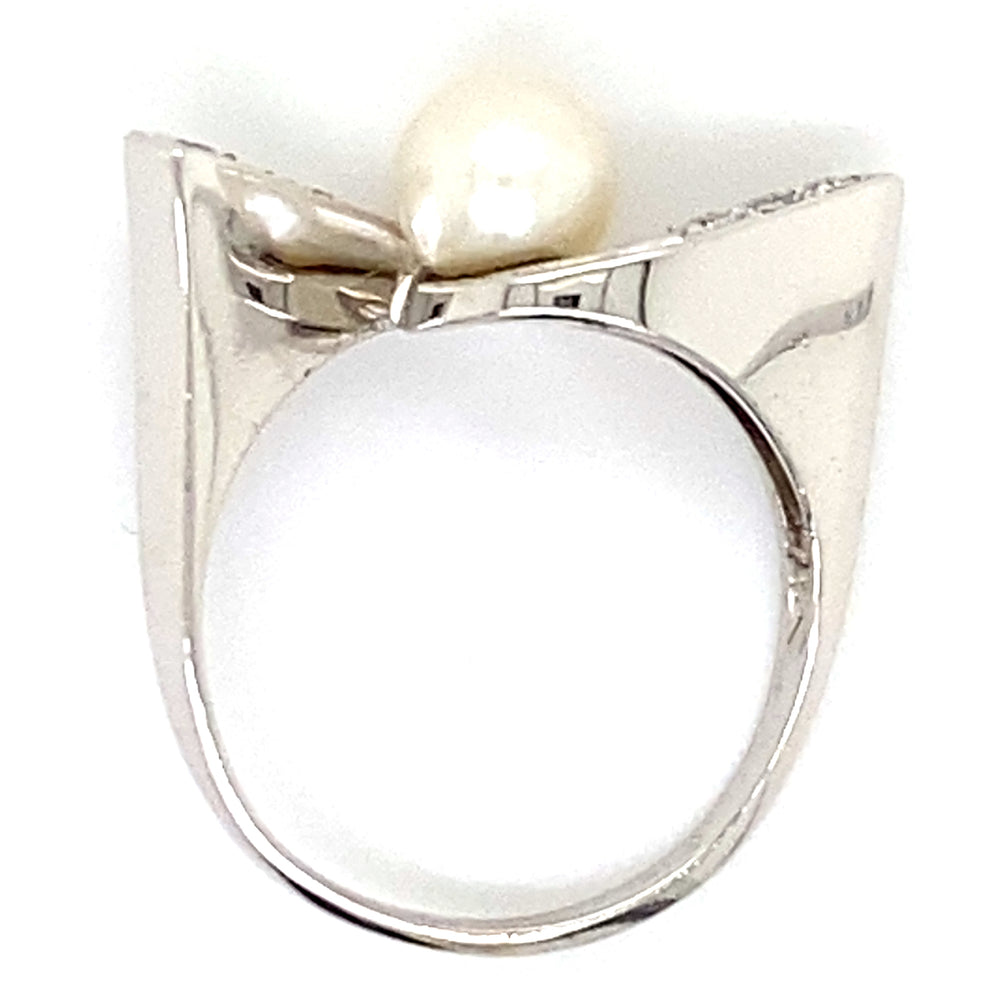 Estate Cultured Pearl Modern Bypass Ring