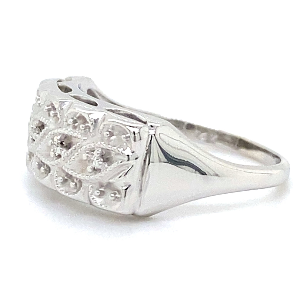 Estate Vintage Style Anniversary Band