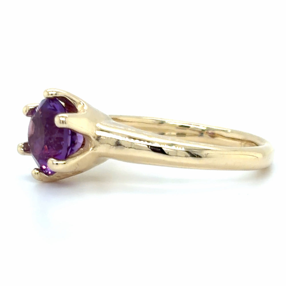 Estate 10K Yellow Gold Amethyst Solitaire Ring