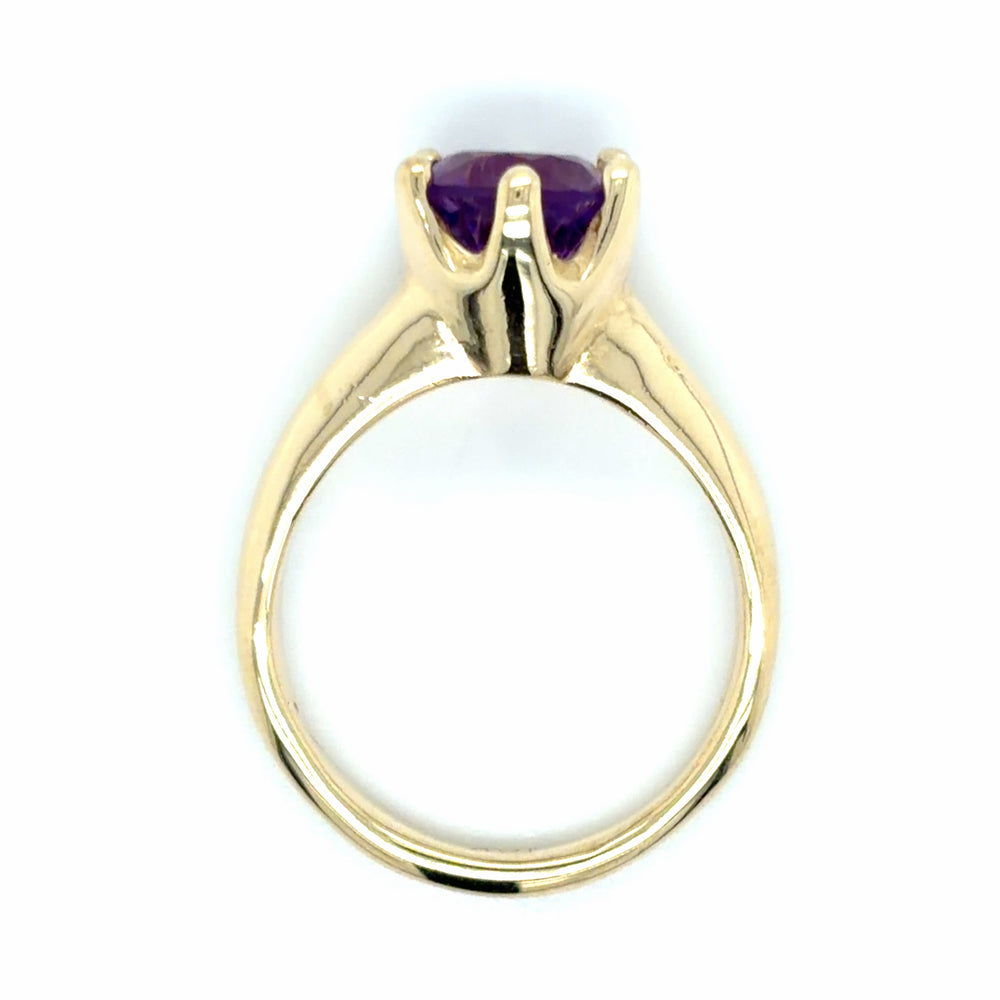 Estate 10K Yellow Gold Amethyst Solitaire Ring