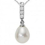 Freshwater Pearl & Crystal Necklace