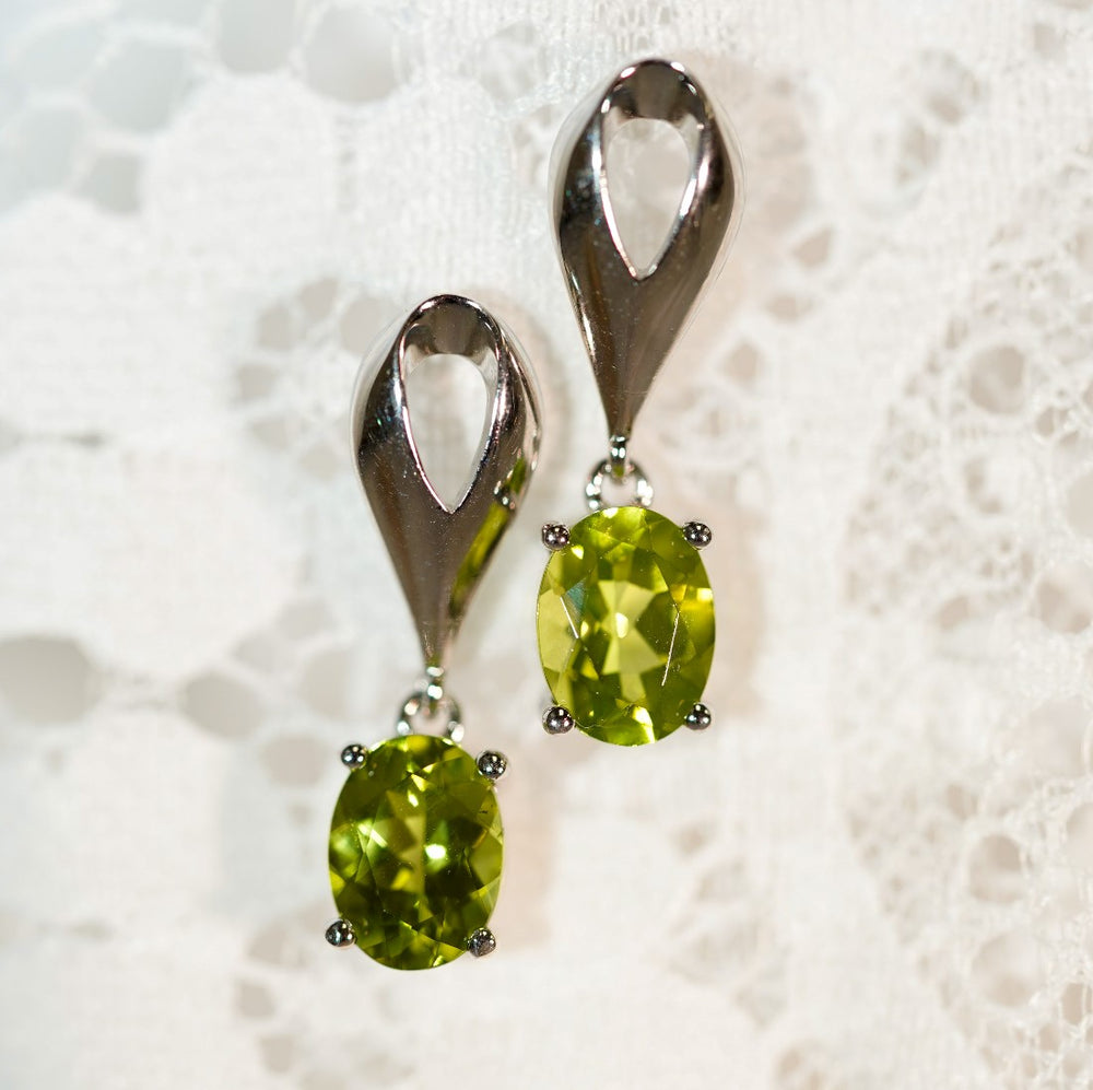 Sterling Silver 2.81cttw Peridot Dangle Earrings