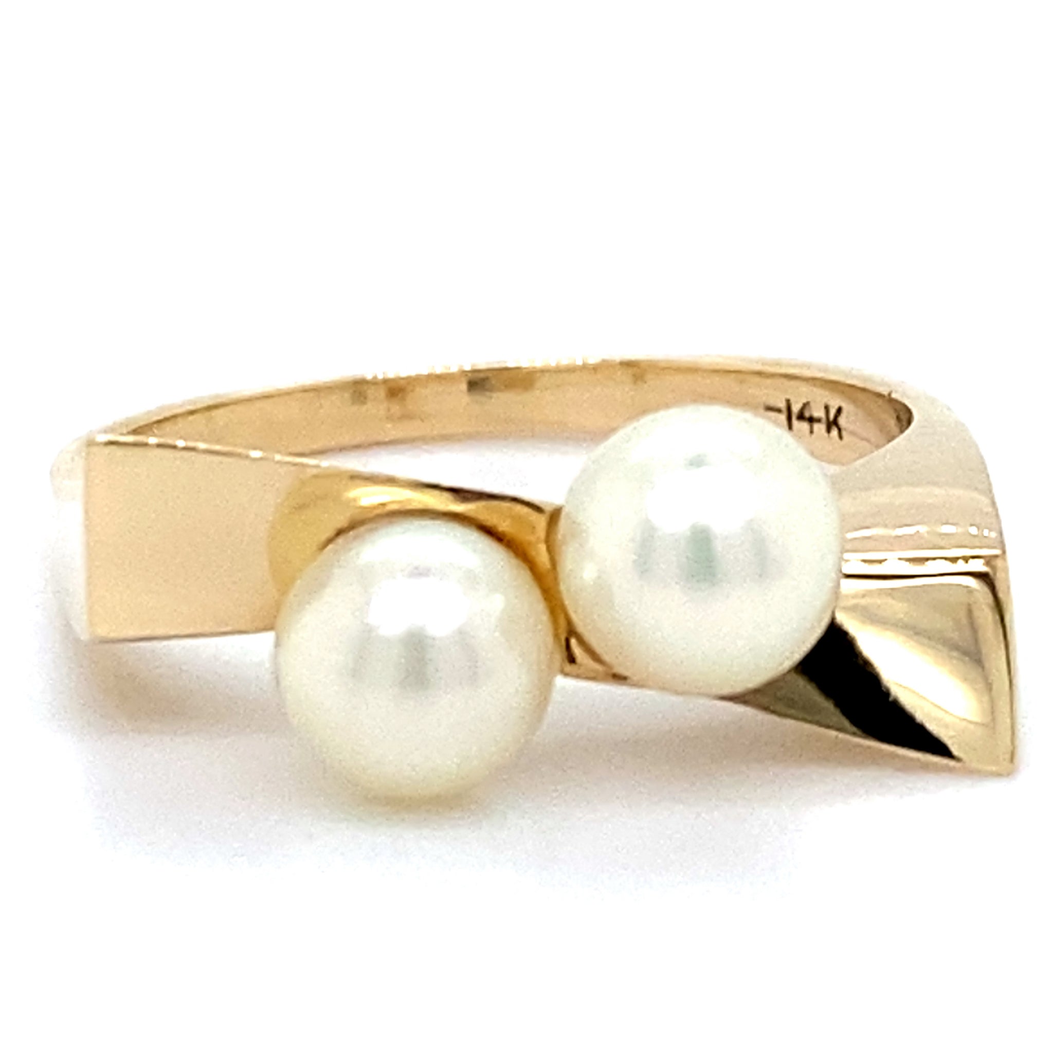 Estate Pearl Modern Moi et Toi Ring