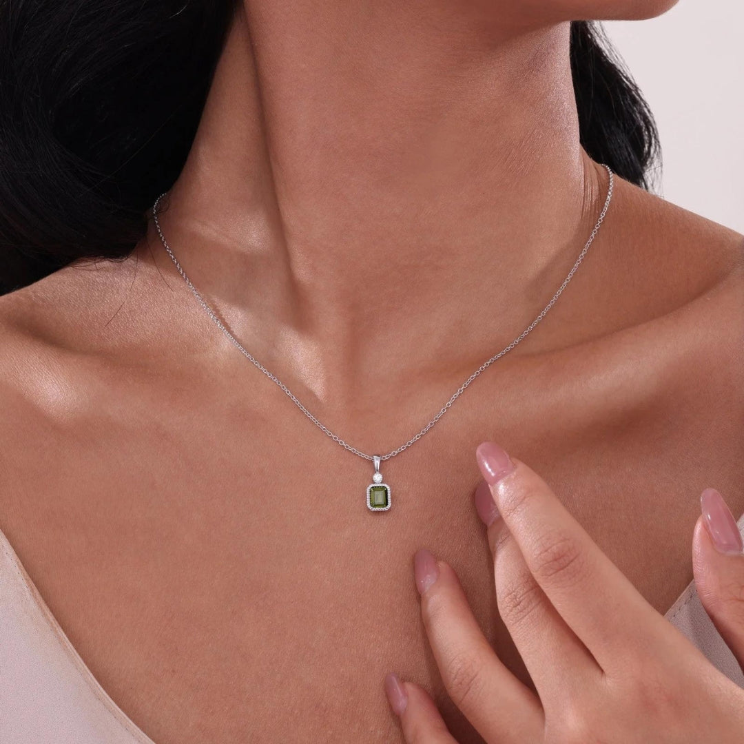SS/PT 0.91cttw Simulated Diamond & Simulated Peridot Pendant Necklace
