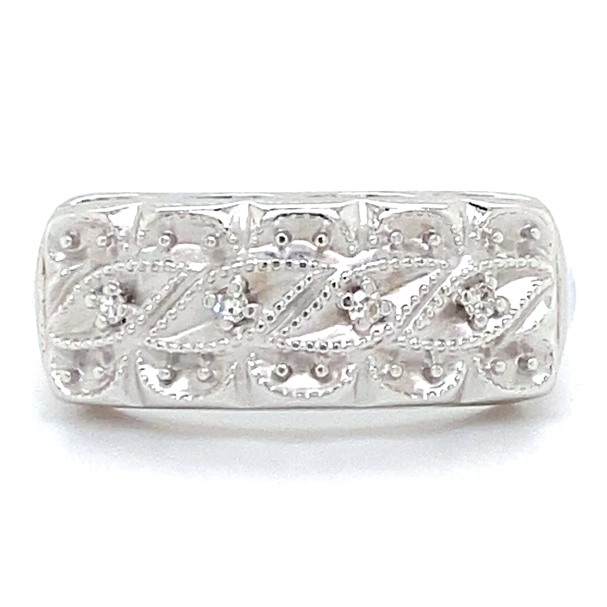 Estate Vintage Style Anniversary Band