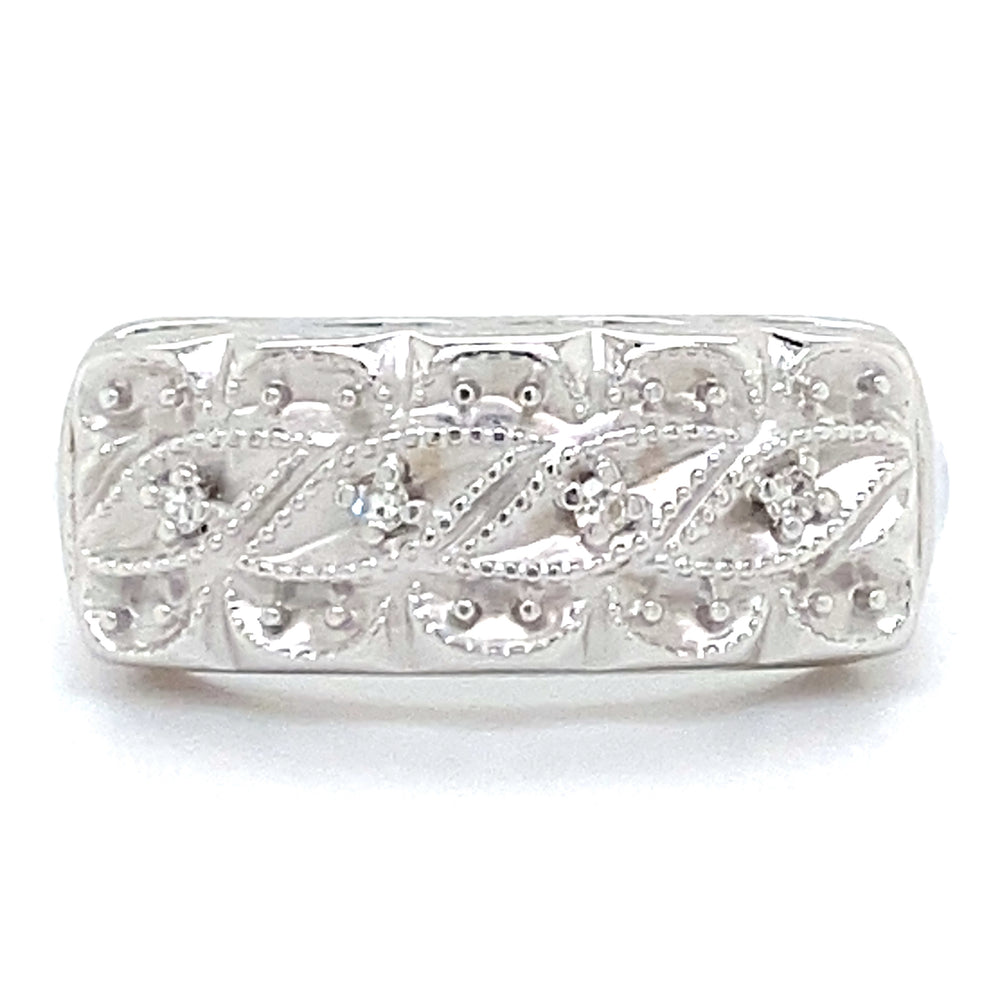 Estate Vintage Style Anniversary Band