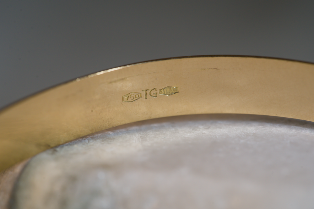 Estate 18K Horizontal Diamond Cut Bangle