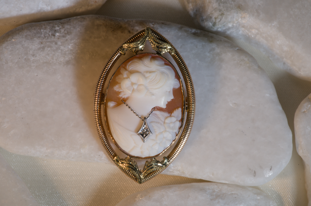 Estate Yellow & Green Gold Cameo Brooch