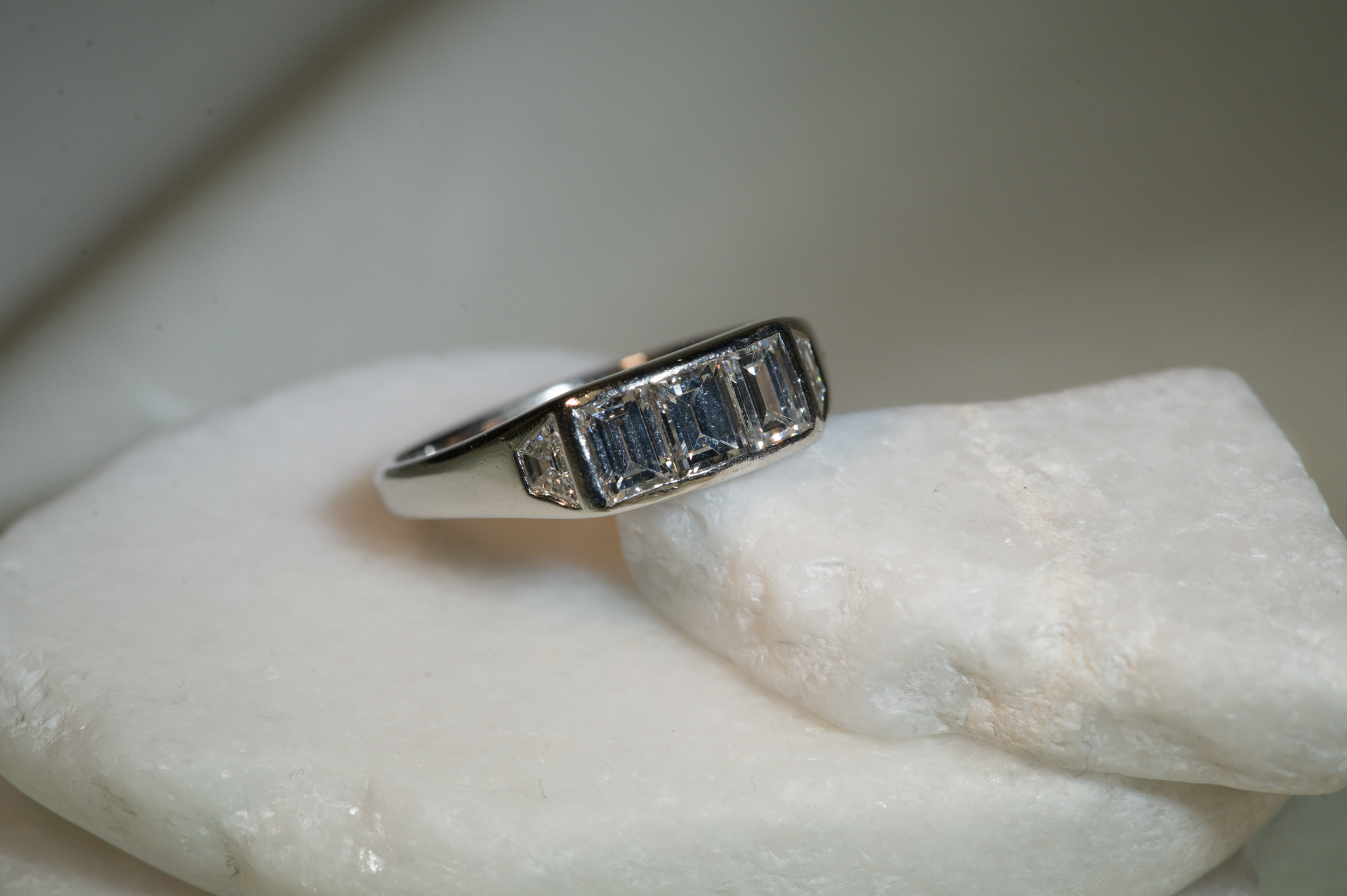 Estate Gent's Platinum Diamond Ring