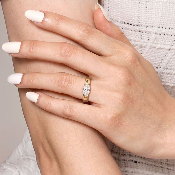 Bara - 14K Yellow Gold Half Bezel East West Oval Diamond Engagement Ring
