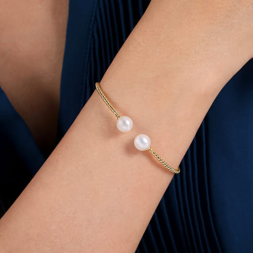 14K Yellow Gold Bujukan 1.44cttw Pearls Split Bangle by Gabriel & Co