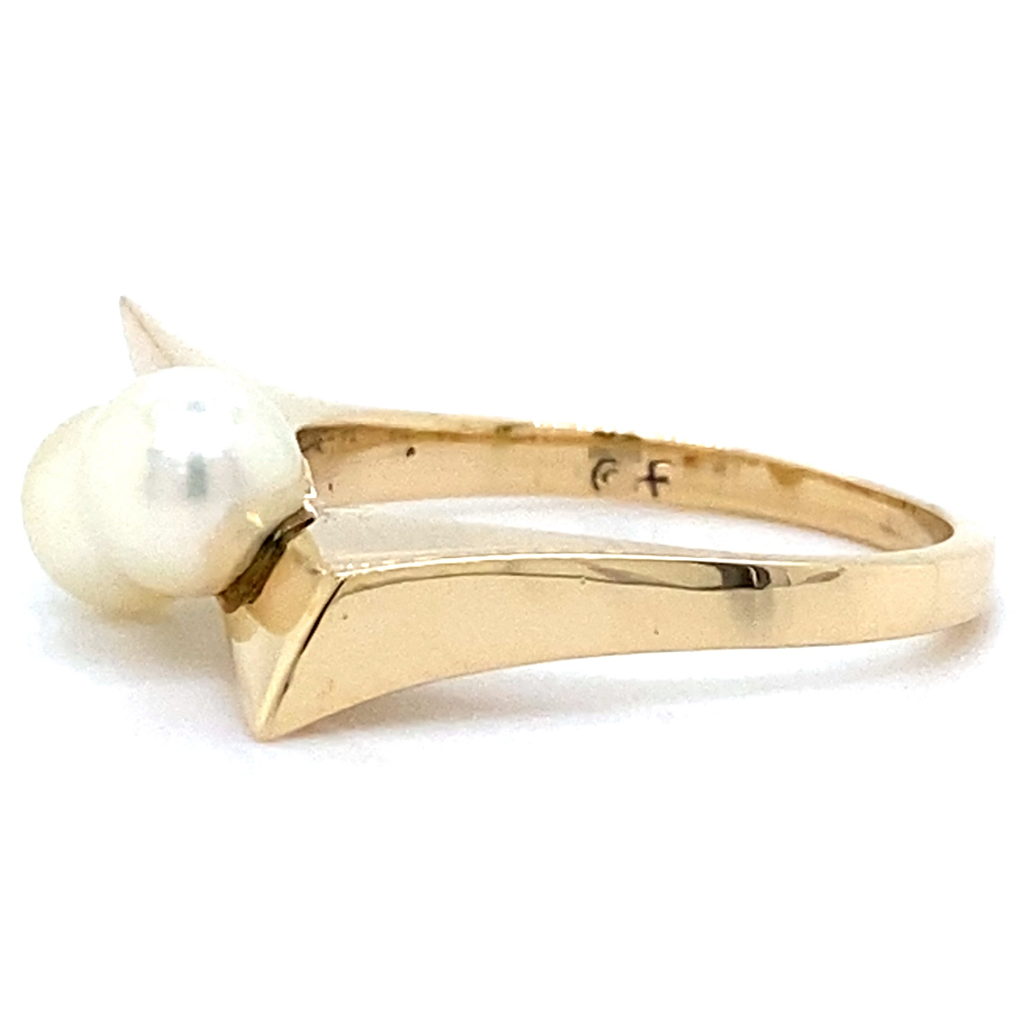 Estate Pearl Modern Moi et Toi Ring