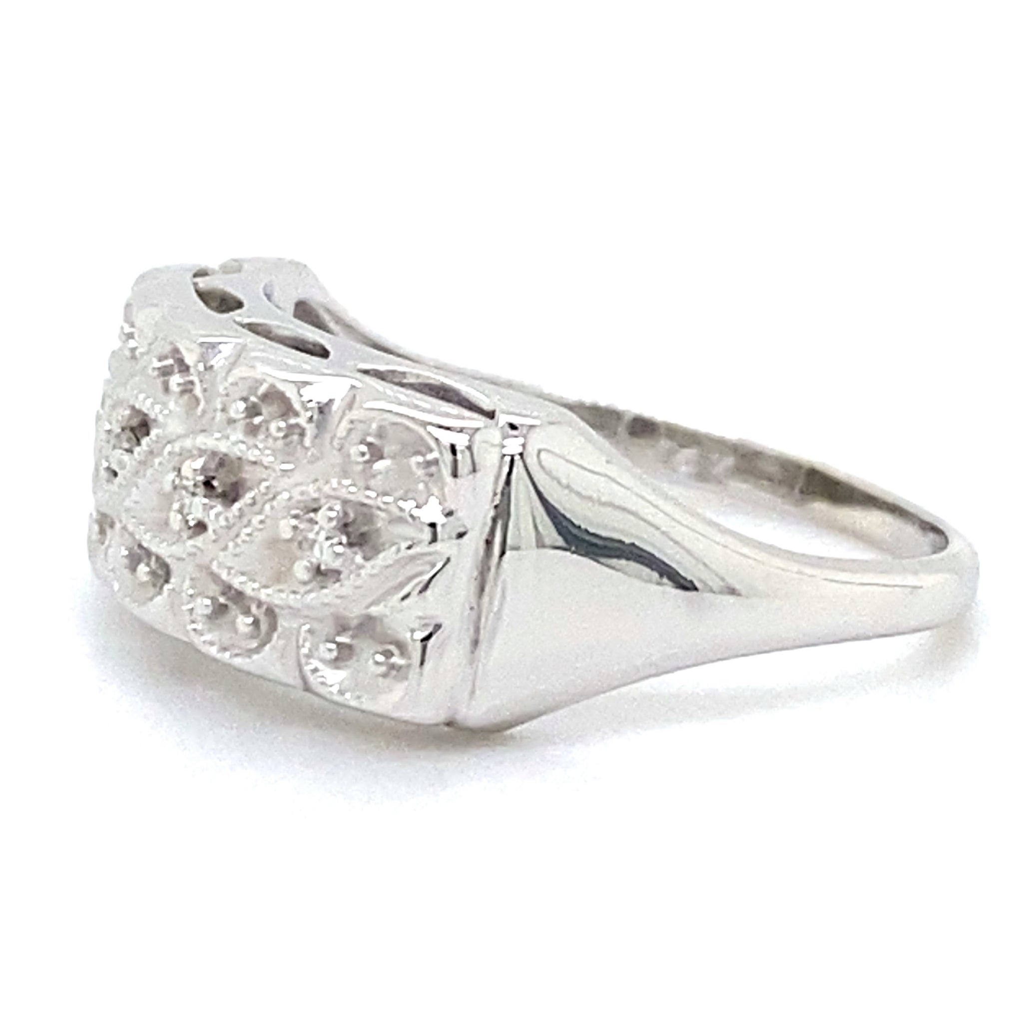 Estate Vintage Style Anniversary Band