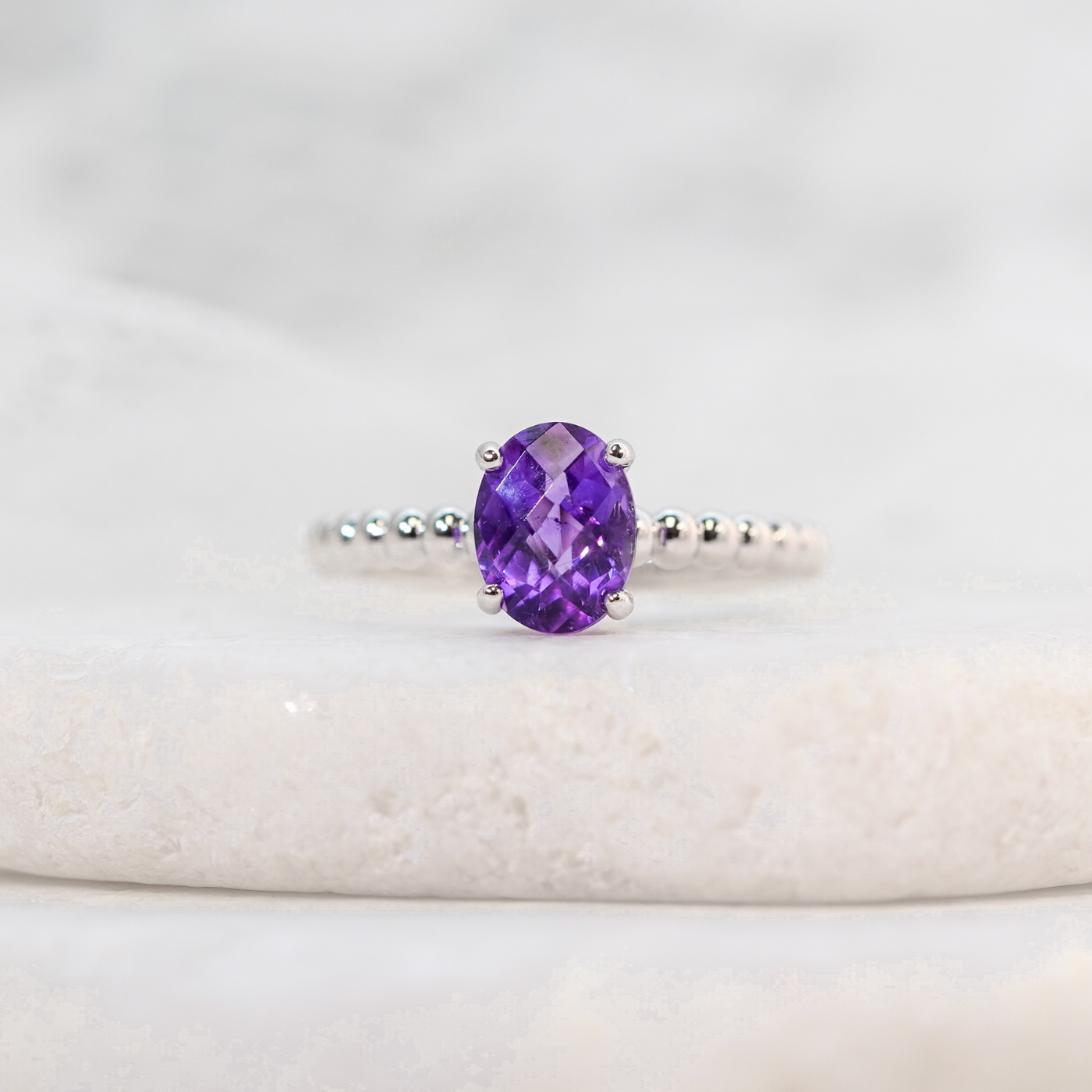 10K White Gold (1) 8x6mm Oval Checkerboard Cut Amethyst Beaded Band Fashion Ring Sz 6.75