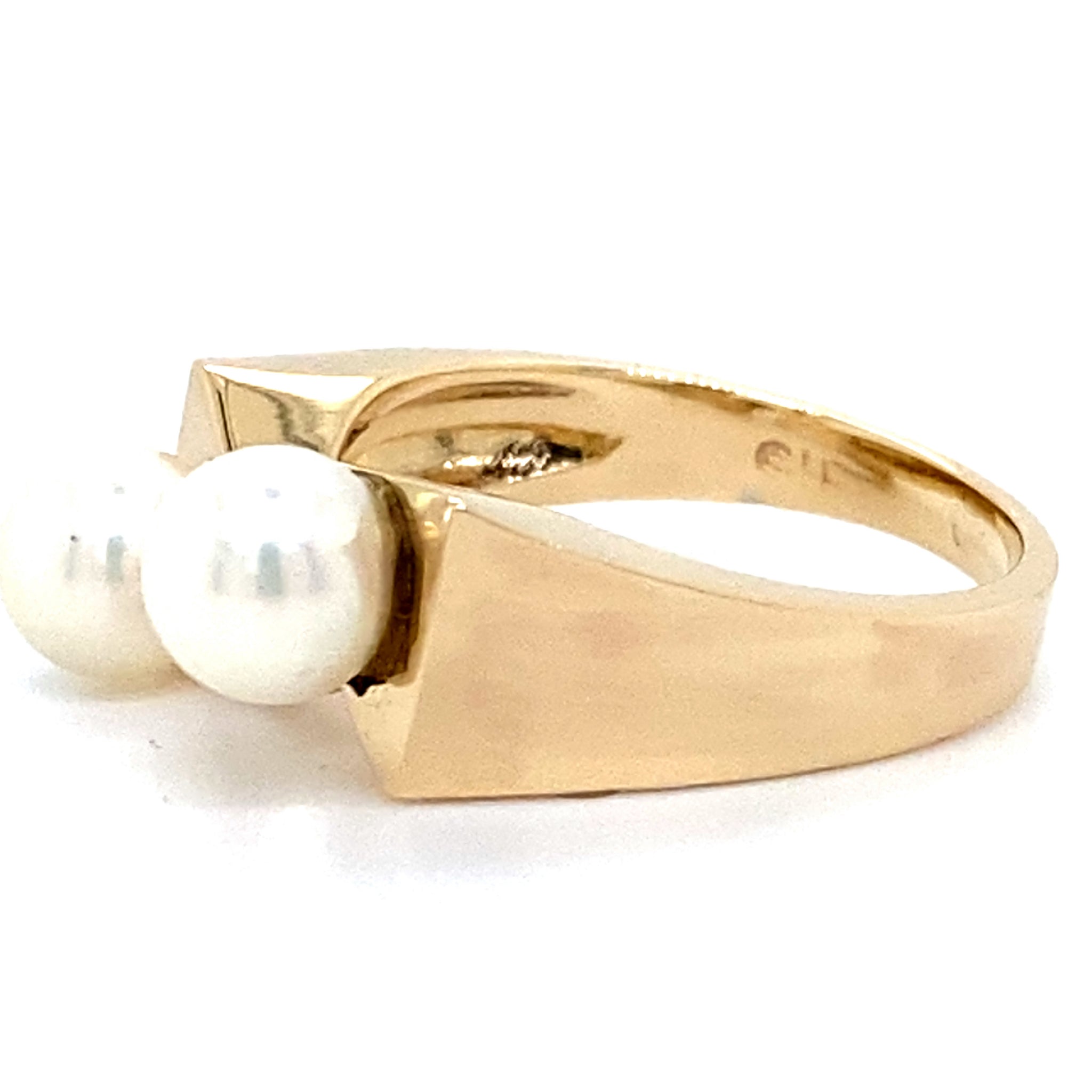 Estate Modern Pearl Fashion Ring