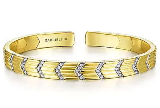 14K Yellow Gold 0.47cttw Pave Diamond Chevron Stations Cuff Bracelet by Gabriel Sz. 6.25