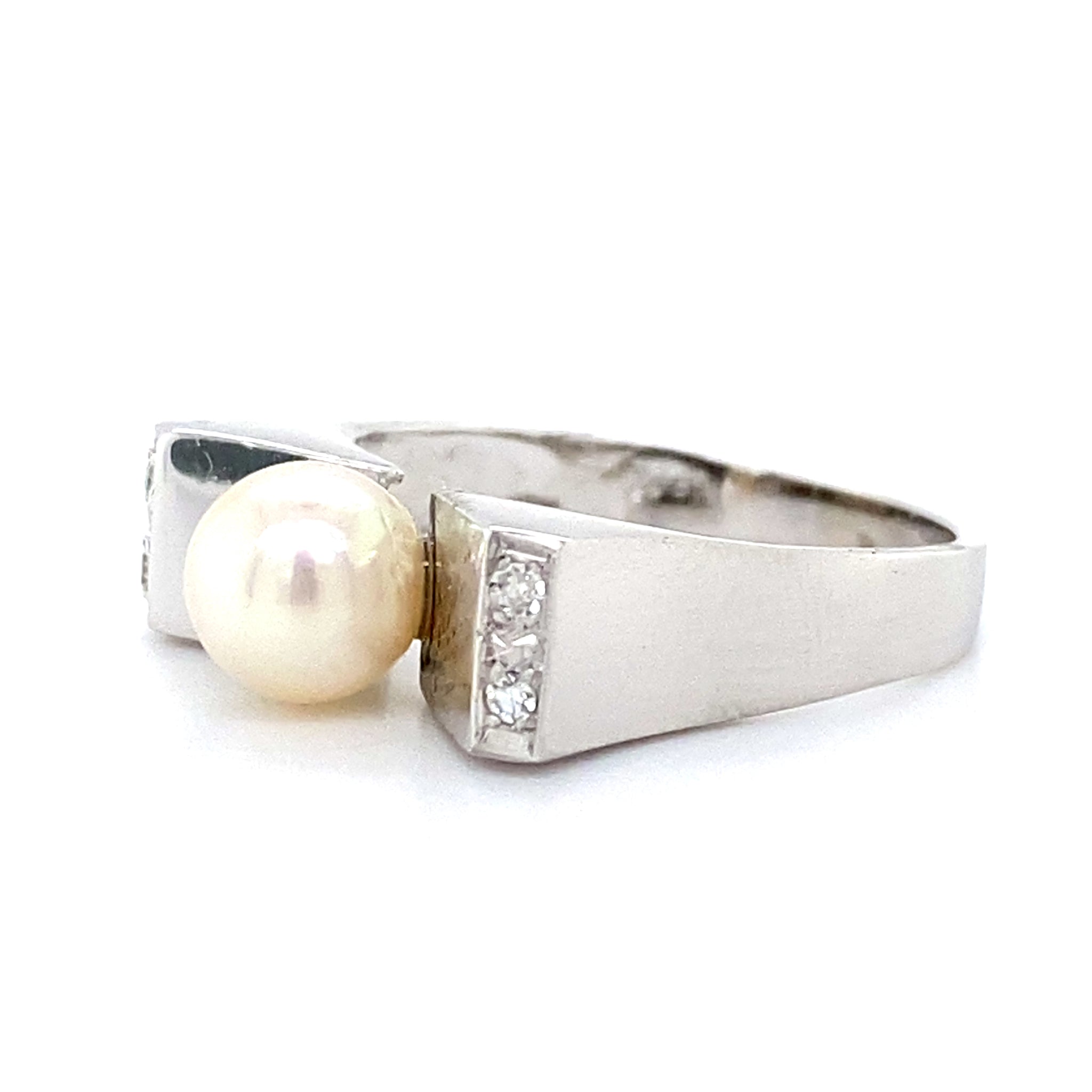 Estate Polished & Satin Finish Pearl Ring