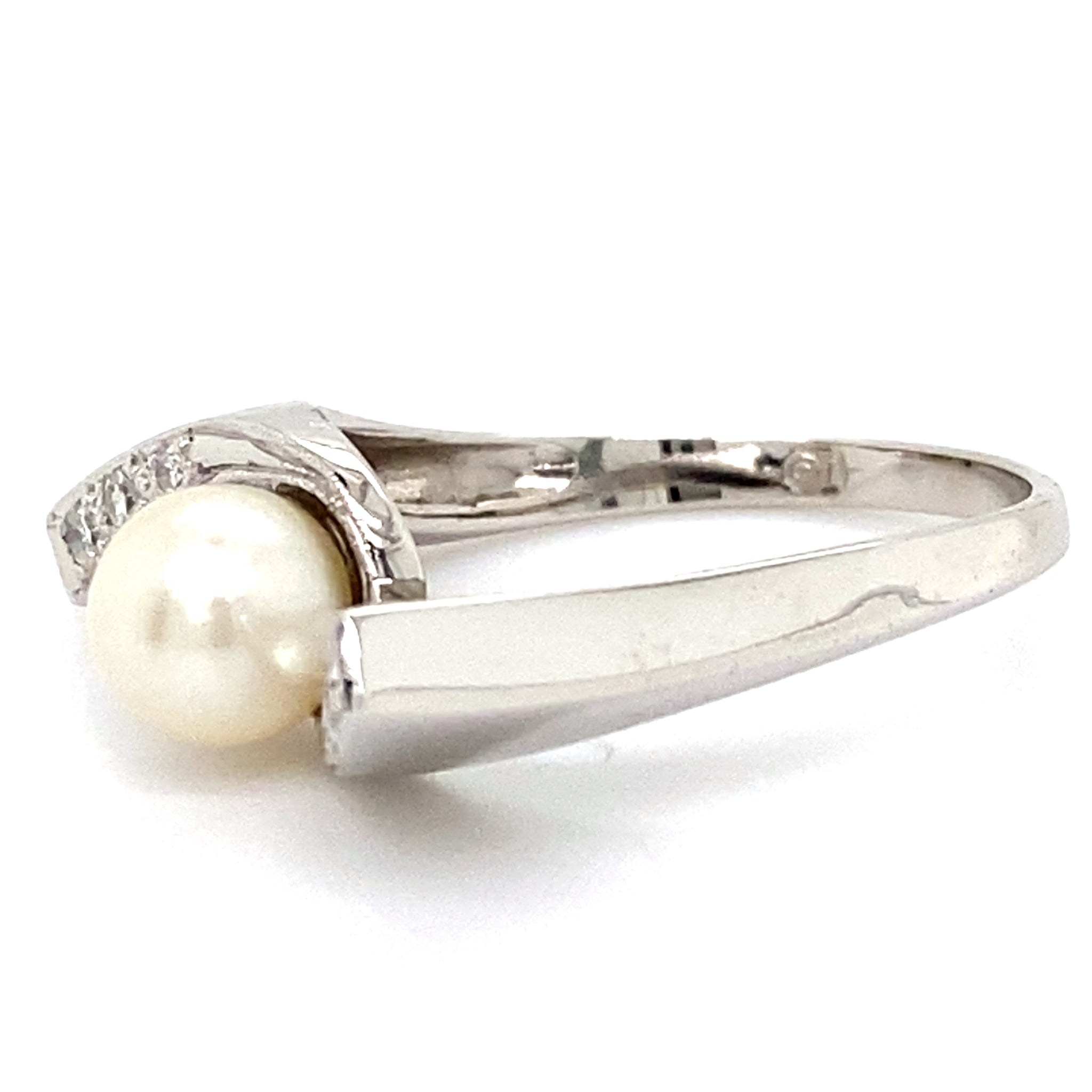Estate Cultured Pearl Modern Bypass Ring