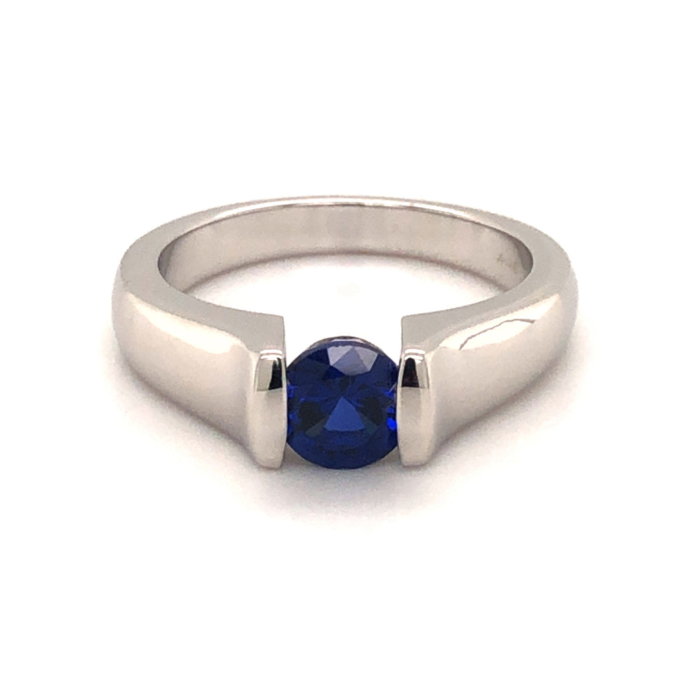 
            
                Load image into Gallery viewer, Sapphire Ring
            
        
